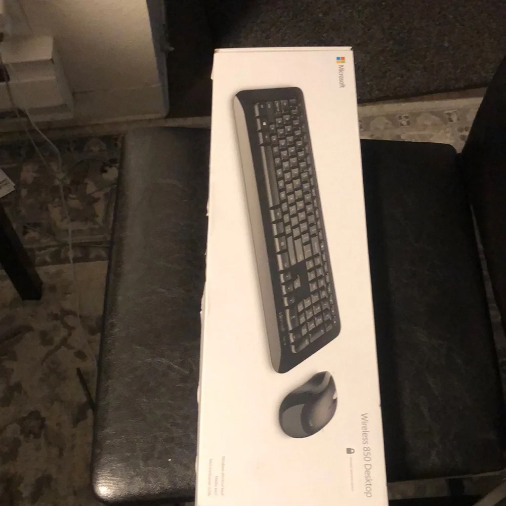 Microsoft Wireless Desktop 850 AES Black. Wireless Keyboard and Mouse Combo.